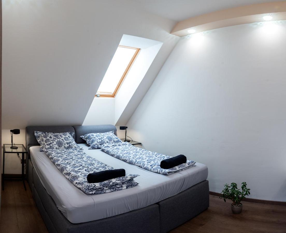 Dream Apartman 1 With Free Parking Дьєр Екстер'єр фото