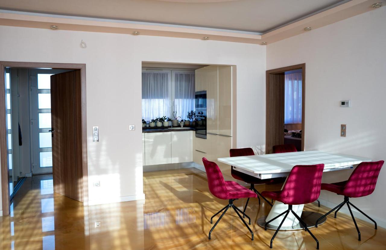 Dream Apartman 1 With Free Parking Дьєр Екстер'єр фото