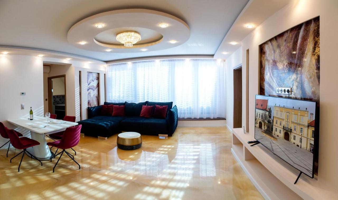 Dream Apartman 1 With Free Parking Дьєр Екстер'єр фото